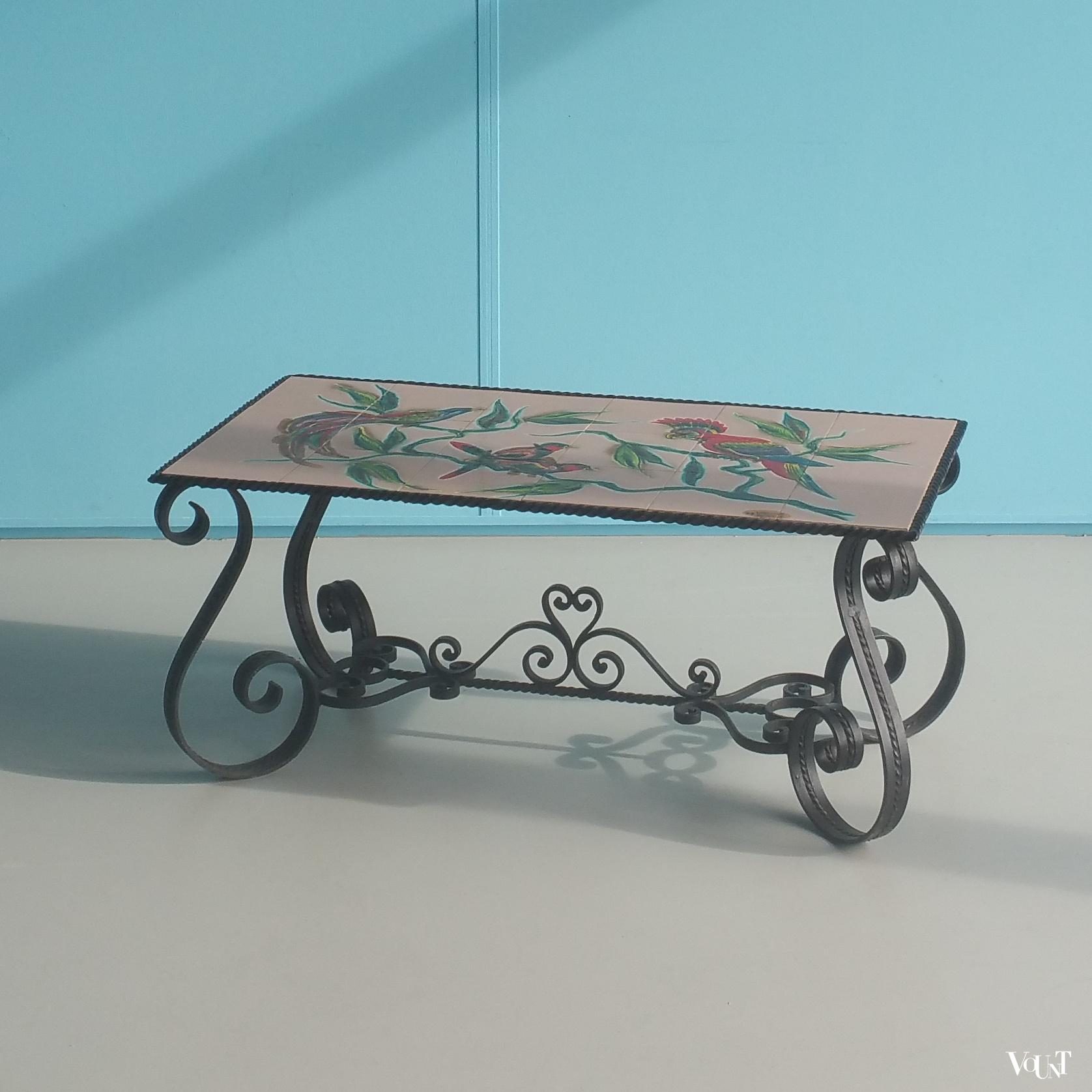 Vintage Franse tegeltafel met tropische vogels (Marino Le Vaucour, Vallauris)