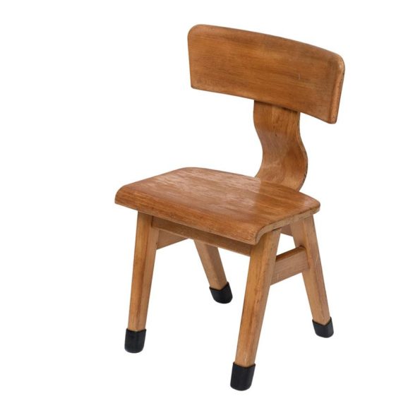 Houten schoolstoeltje