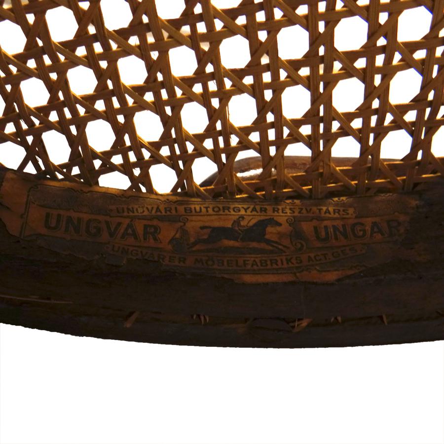 Stoel Ungvarer Möbelfabrik (in stijl van Thonet)