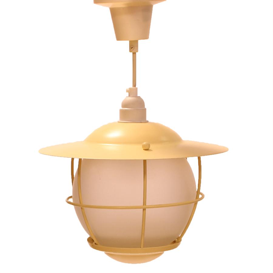 Metalen hallamp met glazen bol