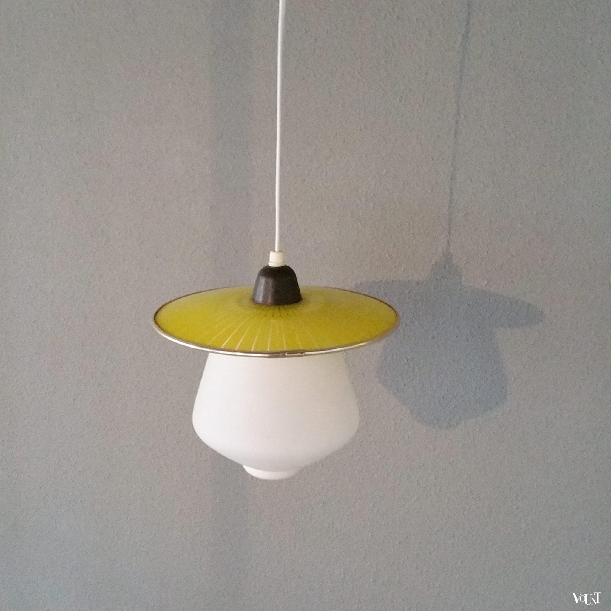 Jaren '50 Philips-hanglamp met gele glazen kap