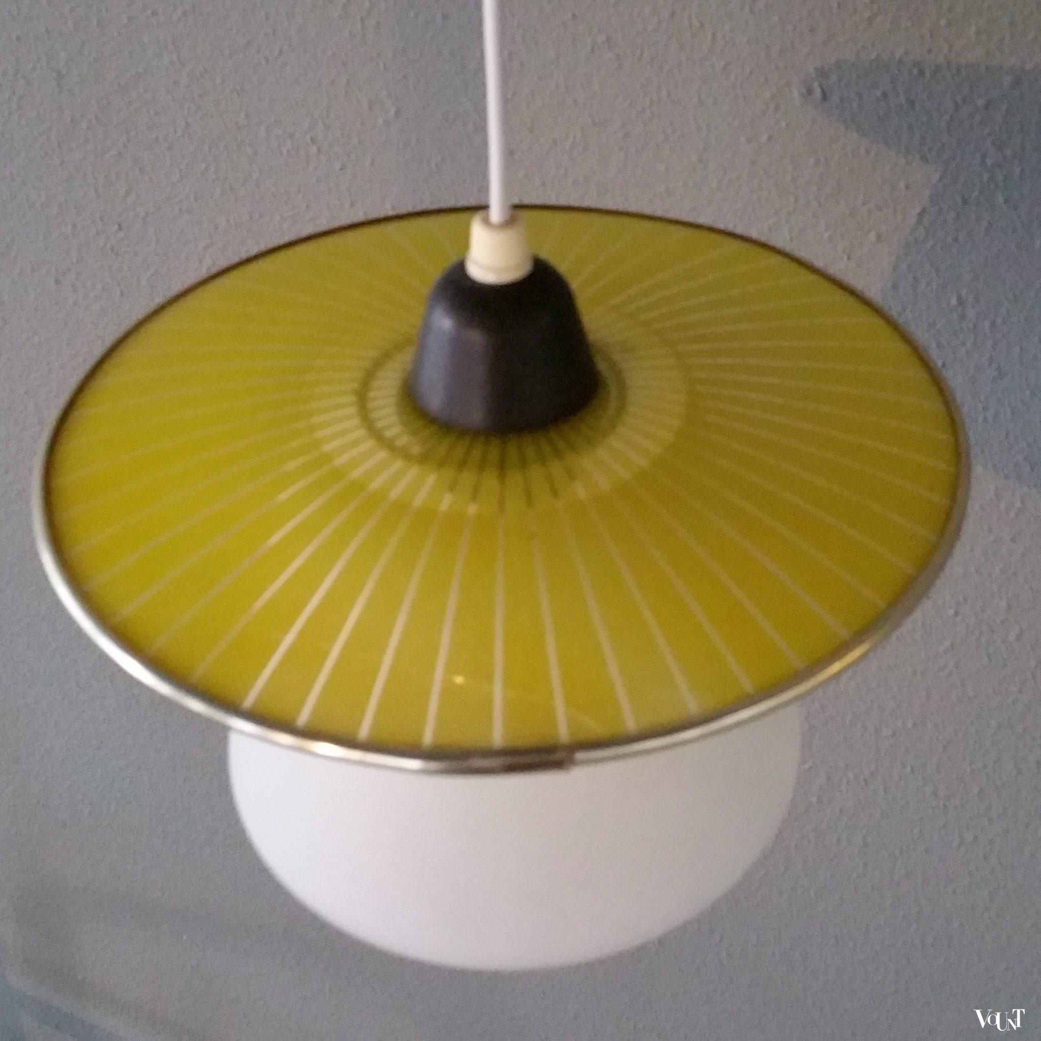 Jaren '50 Philips-hanglamp met gele glazen kap