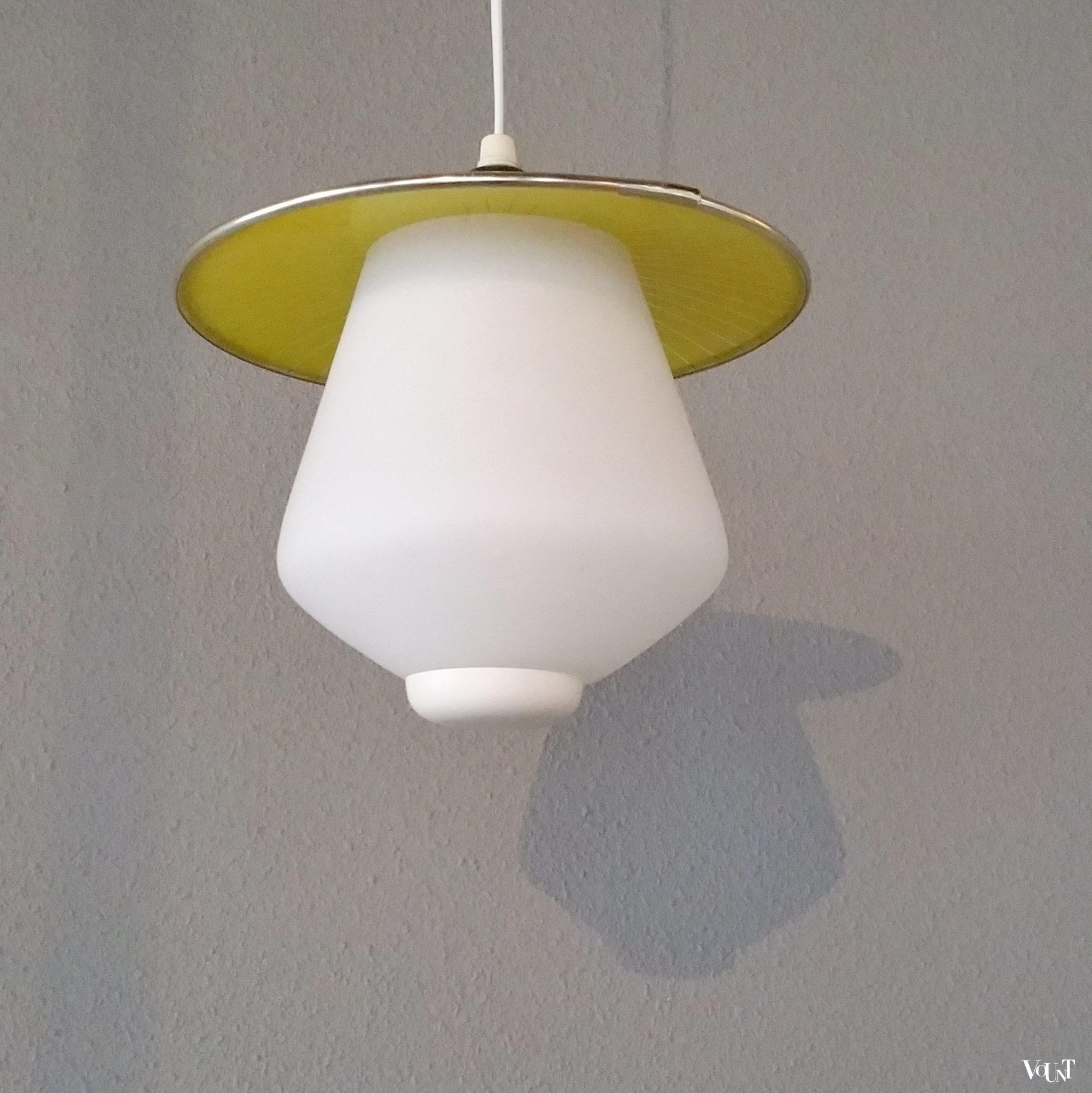 Jaren '50 Philips-hanglamp met gele glazen kap