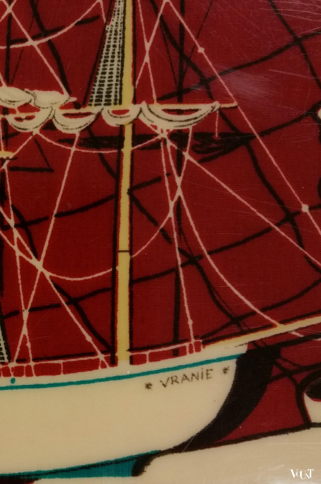 Jaren ’50 laktafel met Frans schip L’Uranie (in stijl Fornasetti)