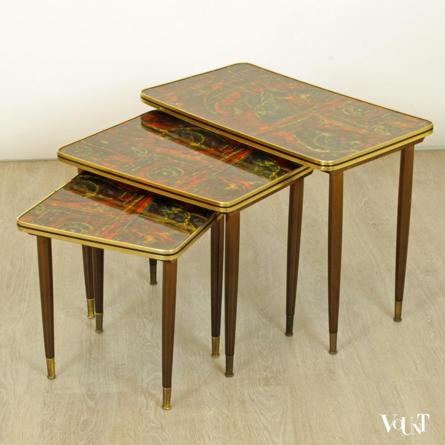 Jaren '50 mimiset / nesting tables