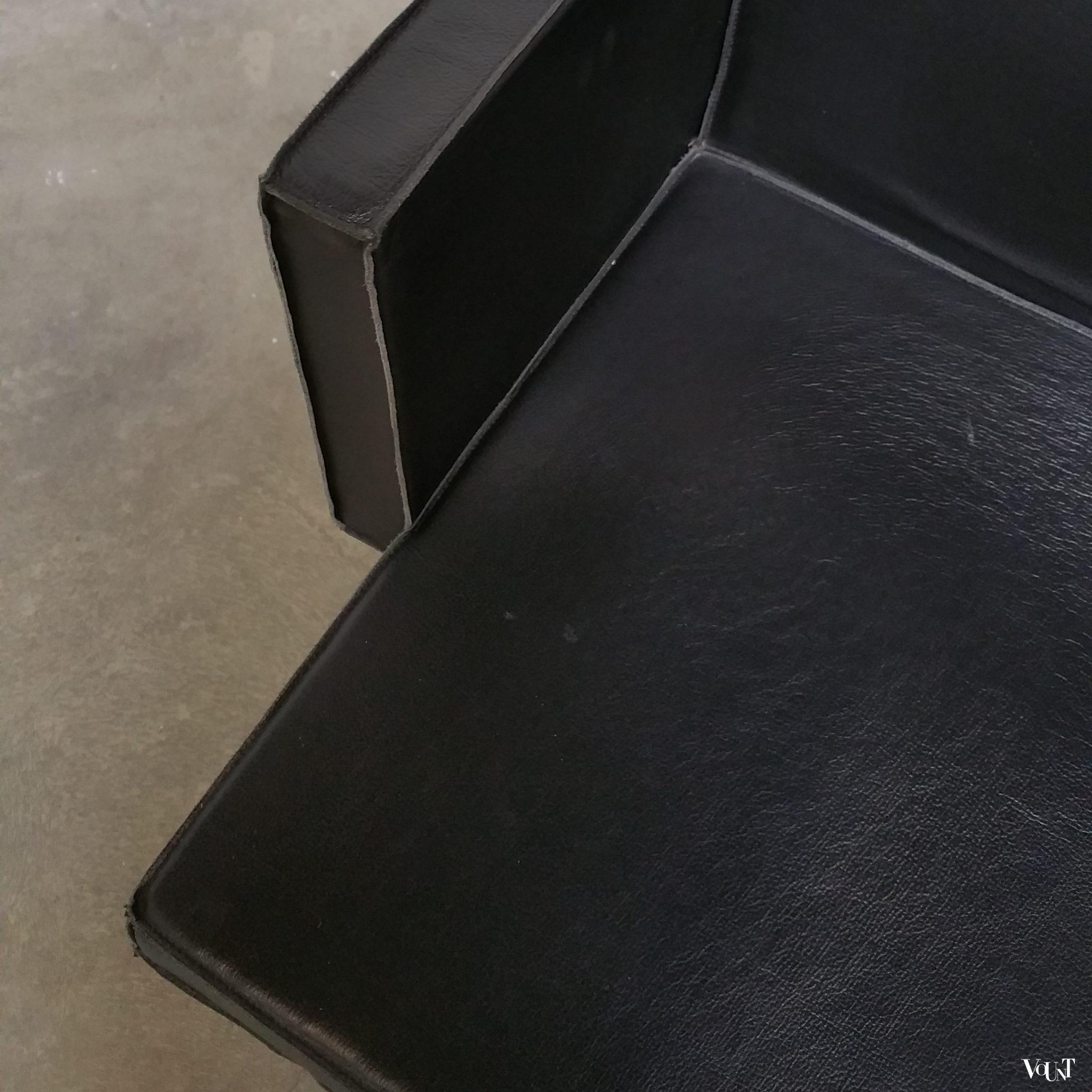 Zwart leren bureaustoel op wielen / office chair