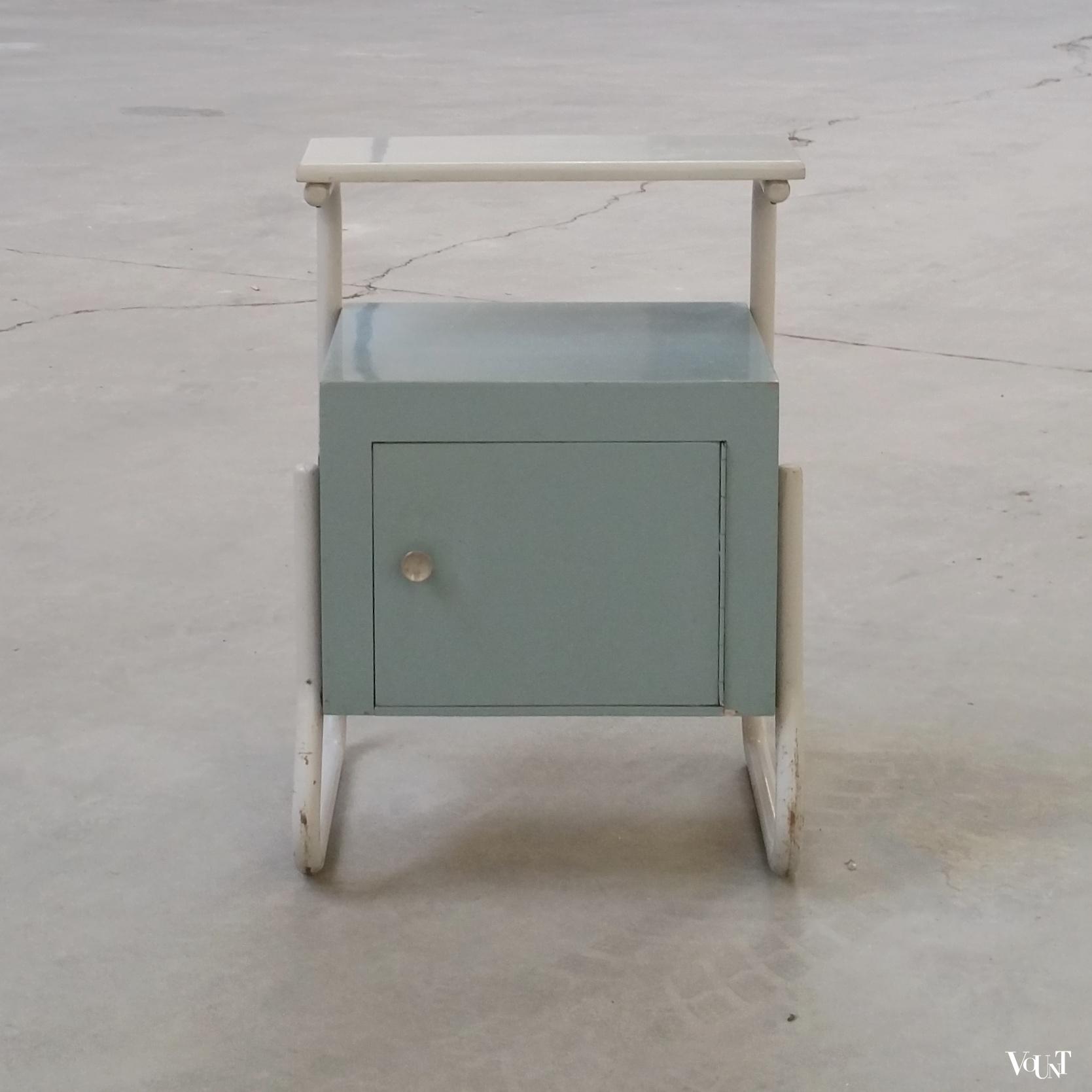 Bed, nachtkastjes, tafel en stoelen jaren '50 (RAWI)