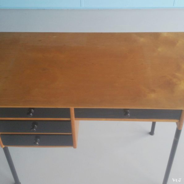 Jaren ’50 bureau berkenhout
