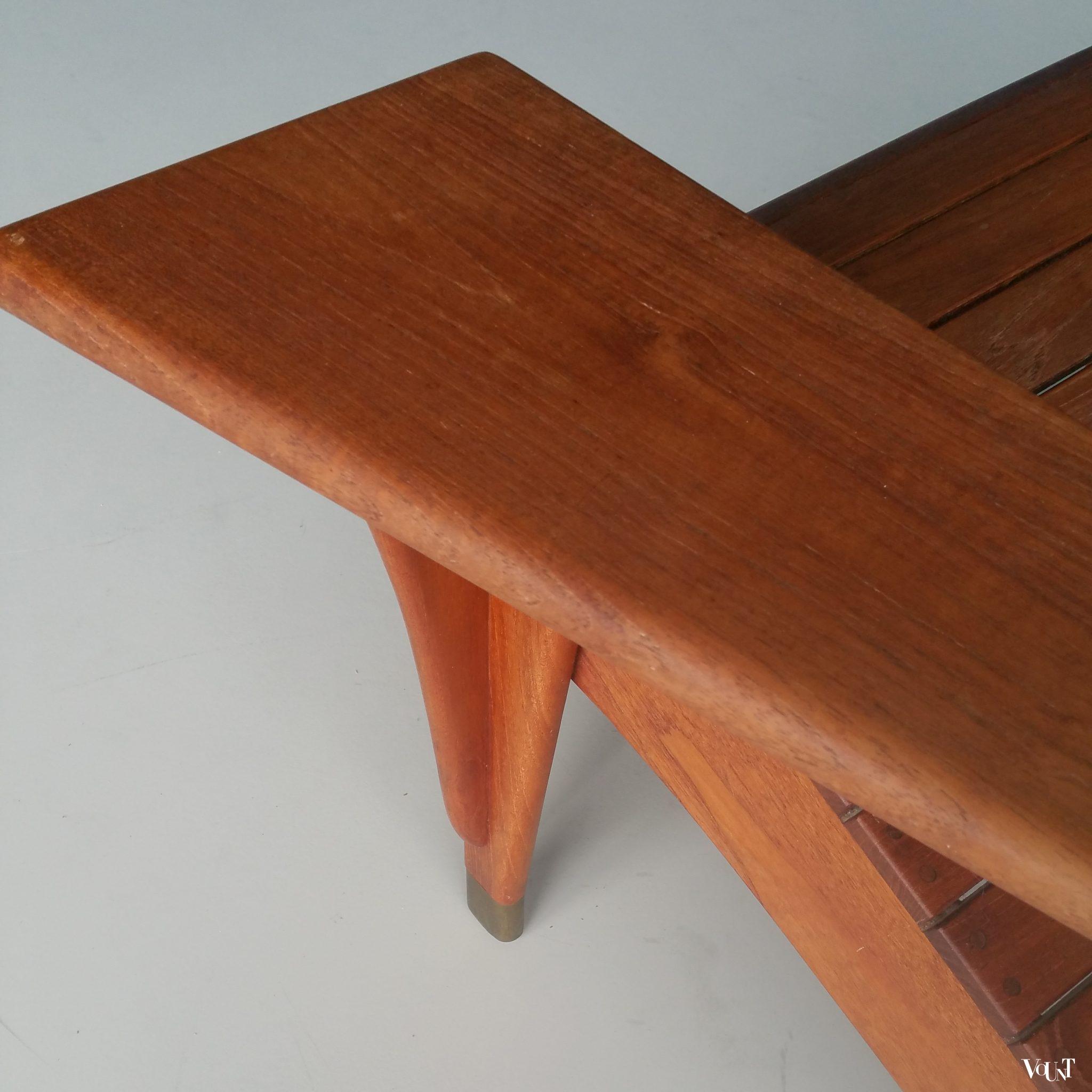 Stoel “Meditation, design Klaus Wettergren (Denemarken), producent Teak Farm” (VS), begin jaren ‘90