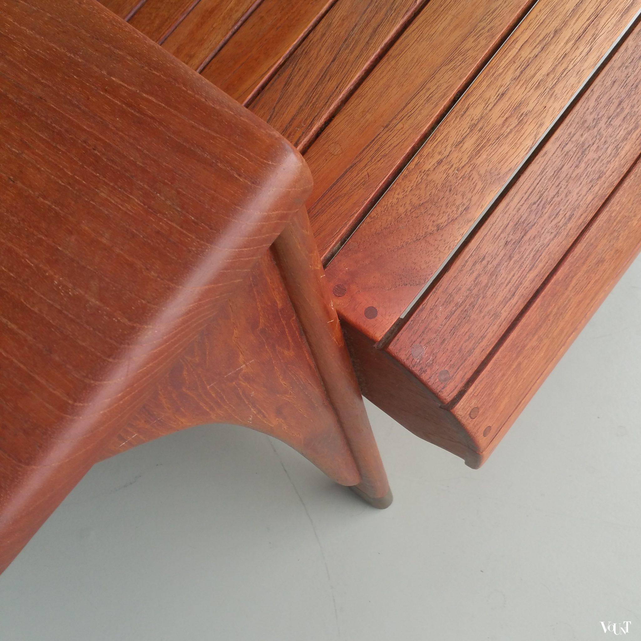 Stoel “Meditation, design Klaus Wettergren (Denemarken), producent Teak Farm” (VS), begin jaren ‘90