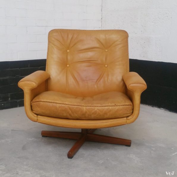 Draaifauteuil nr. 126, Sigurd Ressell voor Vatne Møbler, jaren ‘70
