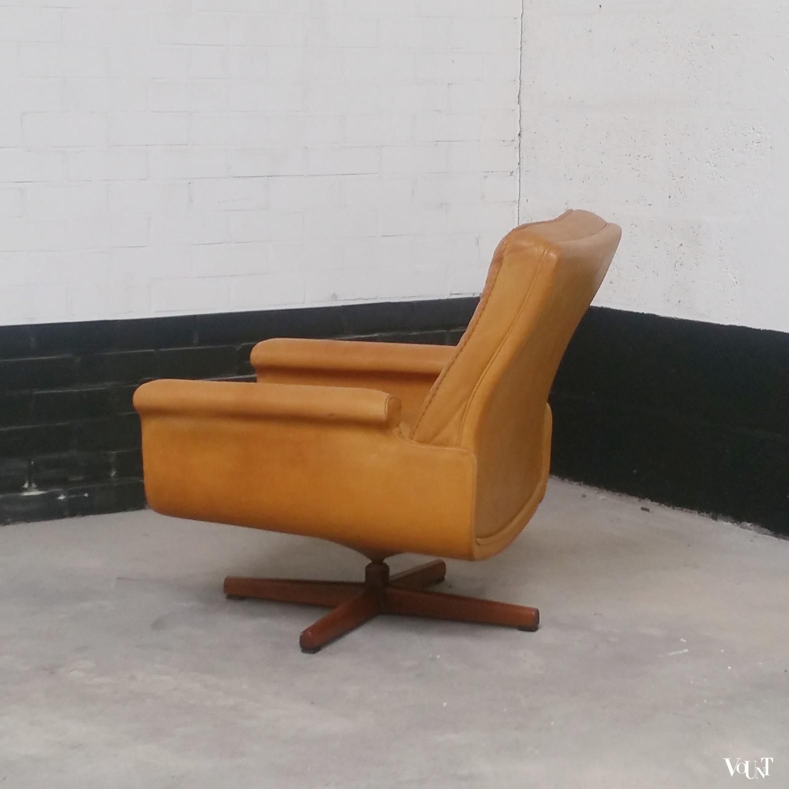 Draaifauteuil nr. 126, Sigurd Ressell voor Vatne Møbler, jaren ‘70