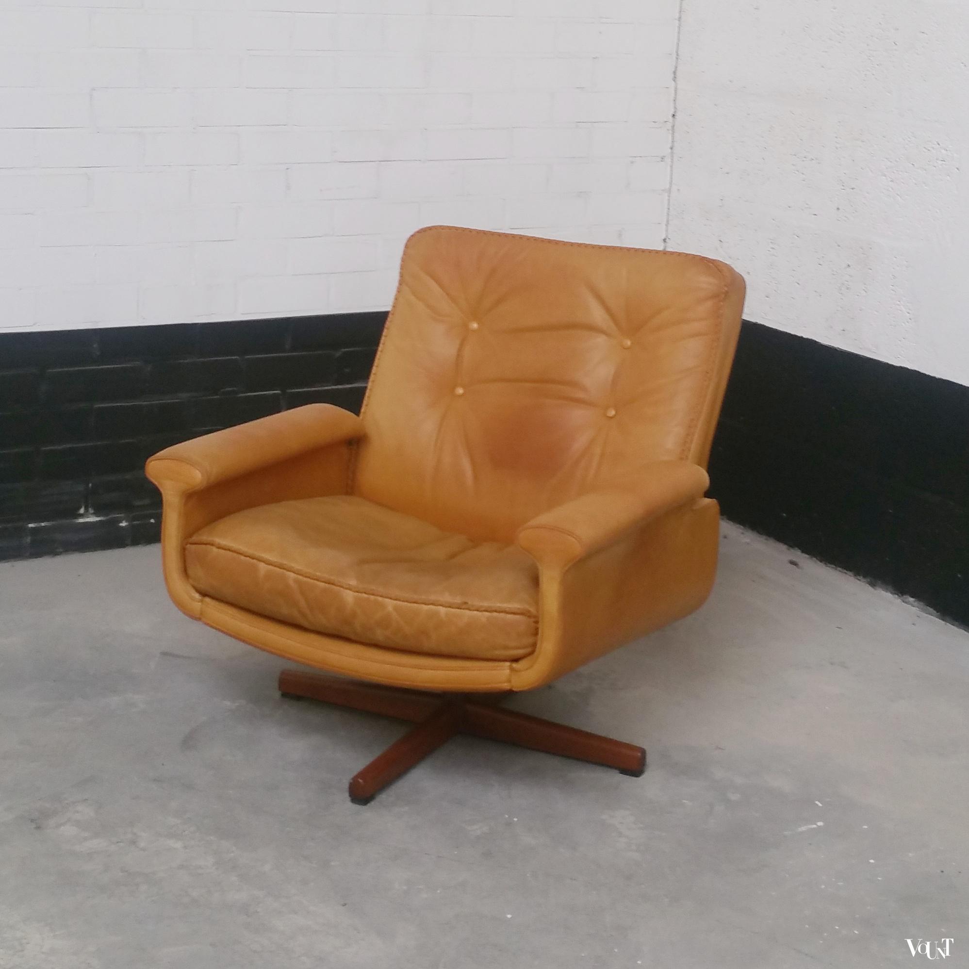 Draaifauteuil nr. 126, Sigurd Ressell voor Vatne Møbler, jaren ‘70