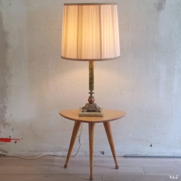 Vintage tafellamp met onyx voet en zijden lampenkap, jaren '60