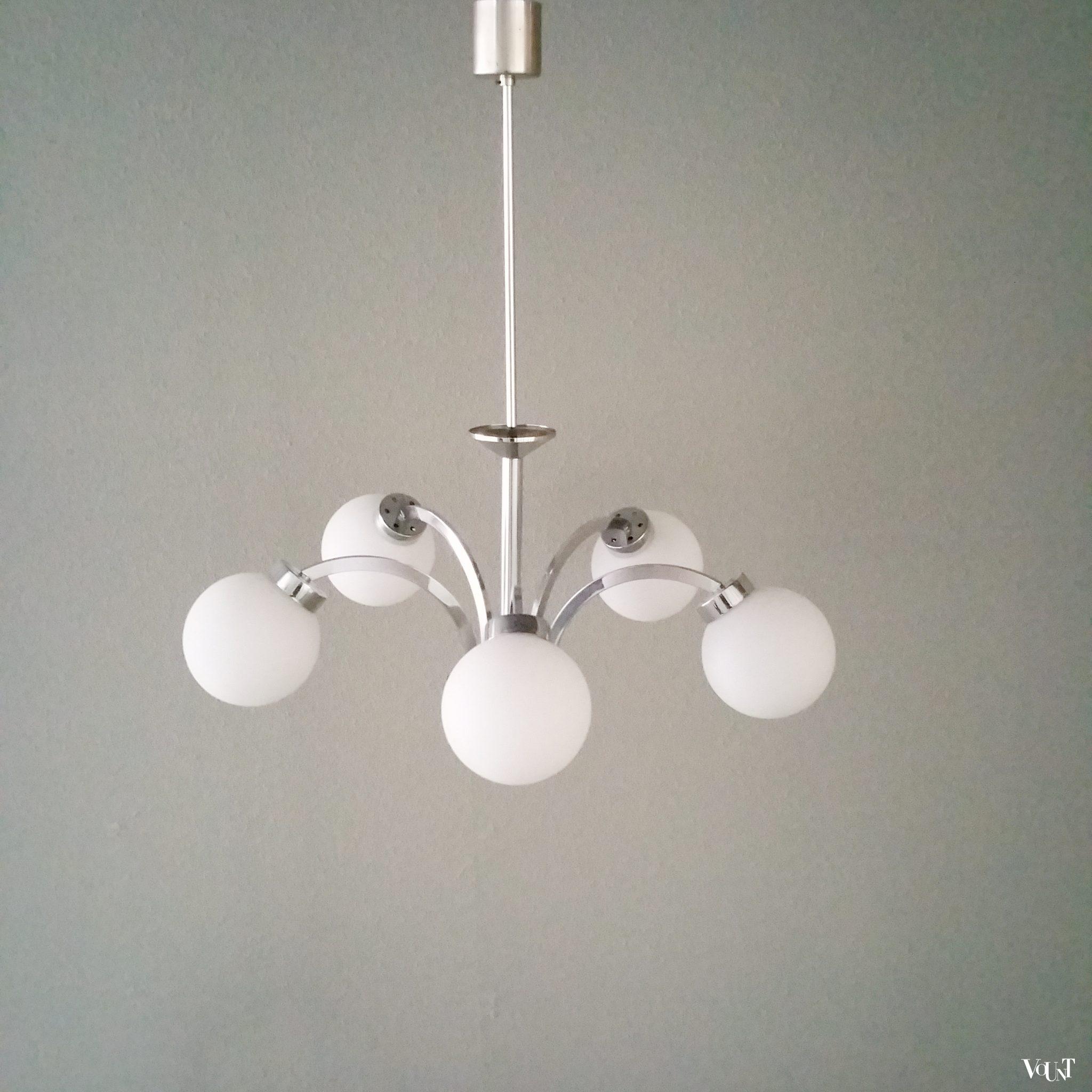 Jaren '70 hanglamp met 5 glazen bollen, art deco-stijl