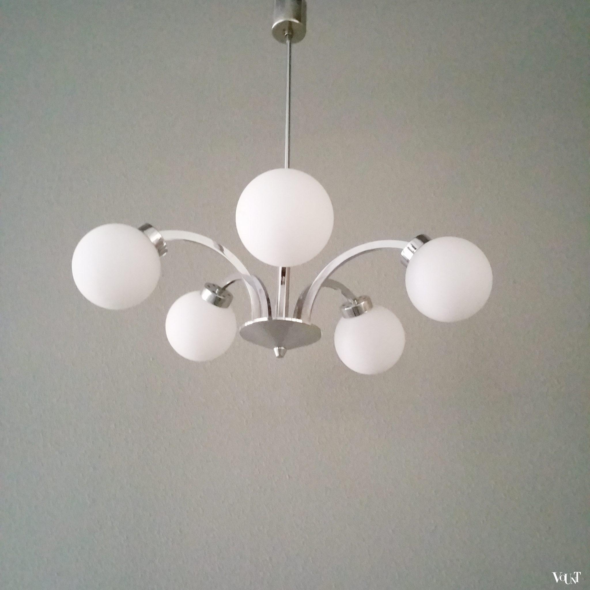 Jaren '70 hanglamp met 5 glazen bollen, art deco-stijl