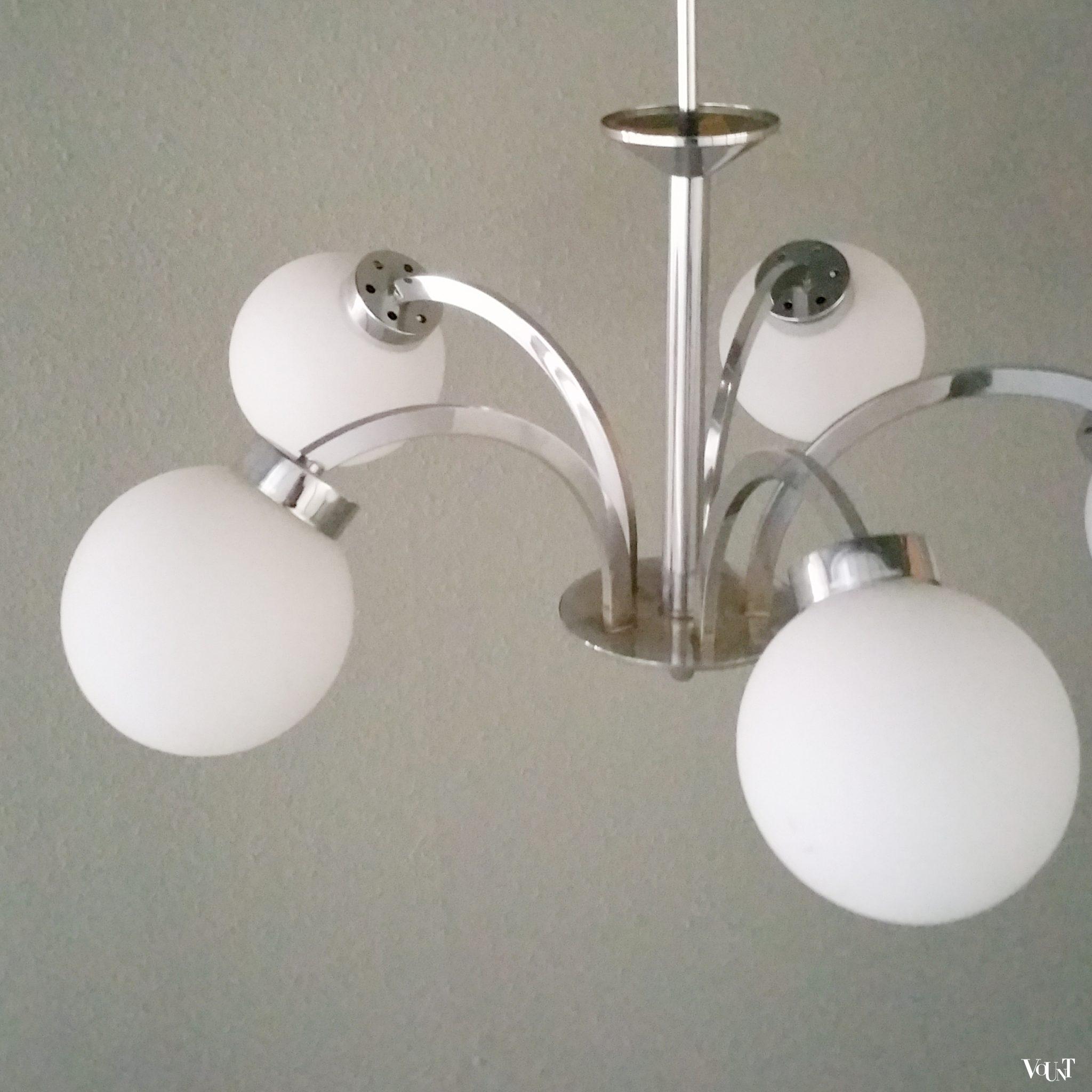 Jaren '70 hanglamp met 5 glazen bollen, art deco-stijl