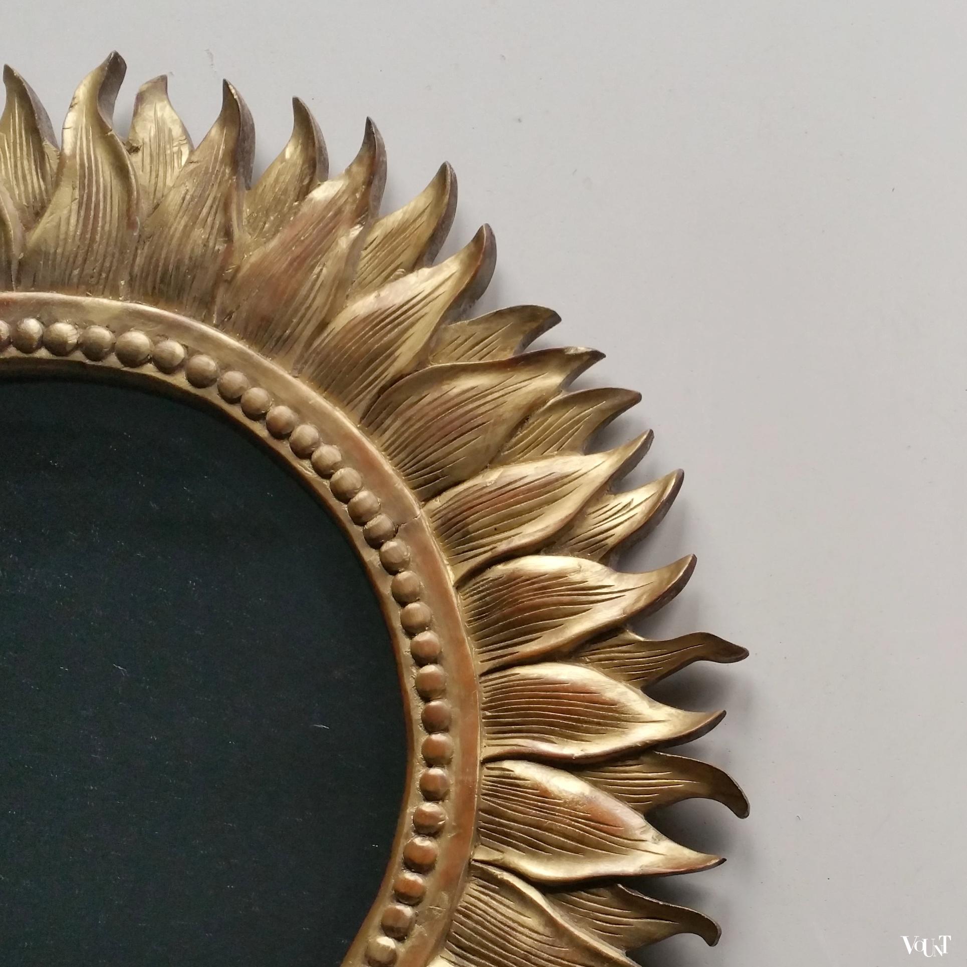 Houten "gouden" zonnespiegel met facetglas