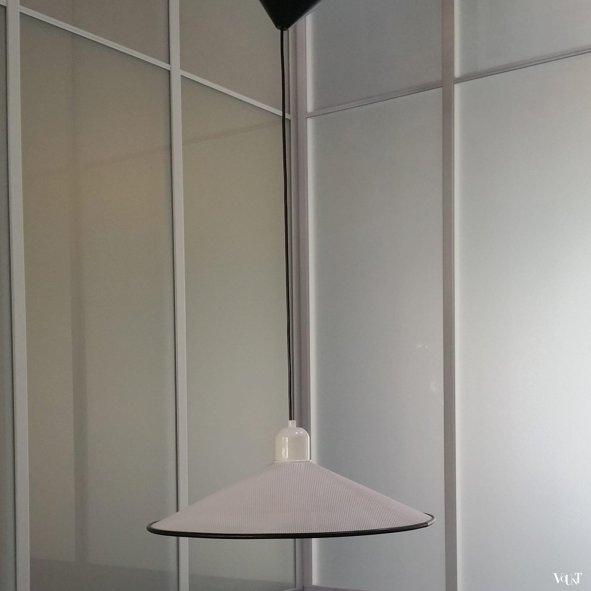 Hanglamp met geperforeerde witte kap, jaren '70/'80