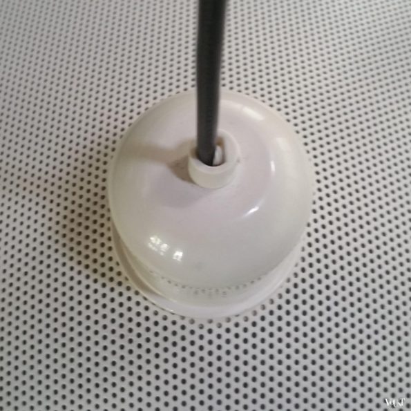 Hanglamp met geperforeerde witte kap, jaren '70/'80