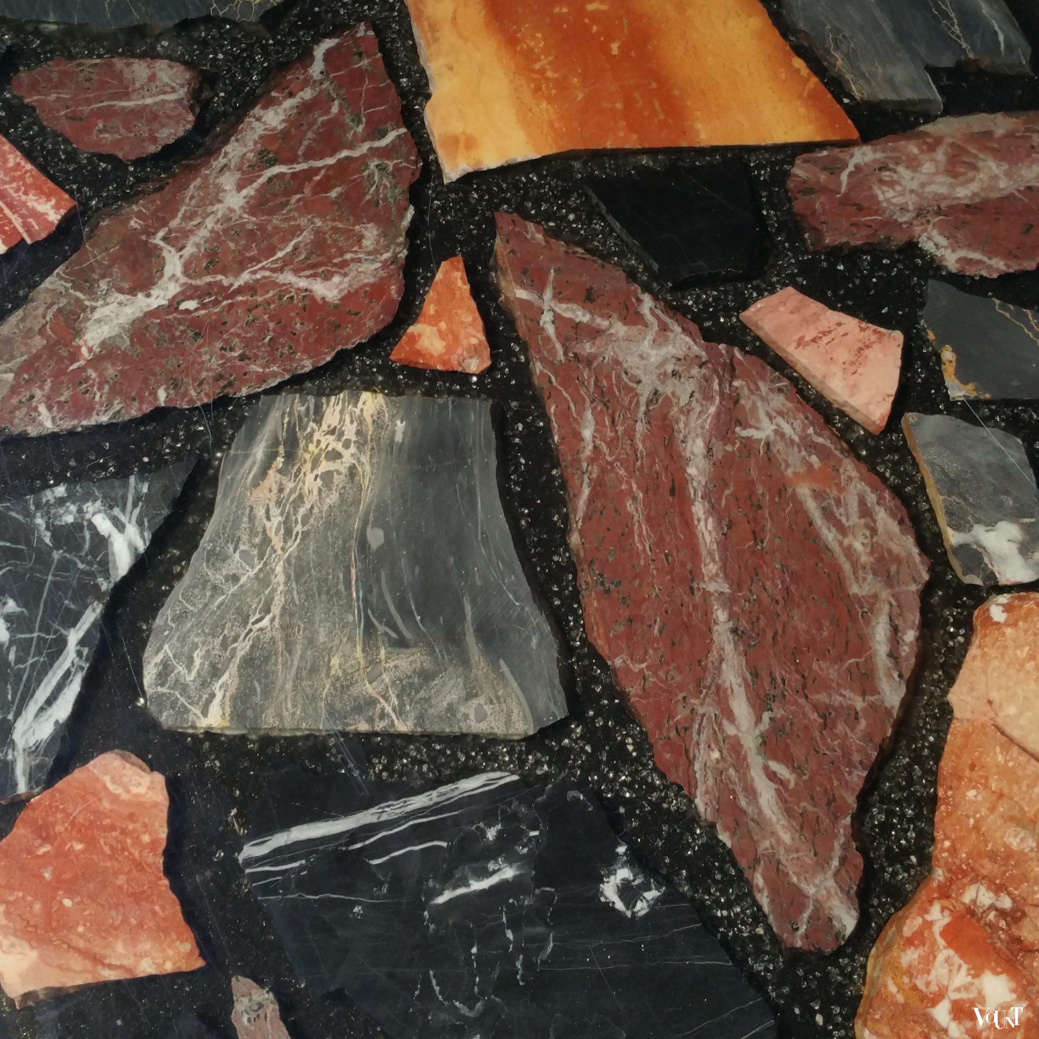 Salontafel met blad van natuursteen in epoxyhars, jaren '60/'70