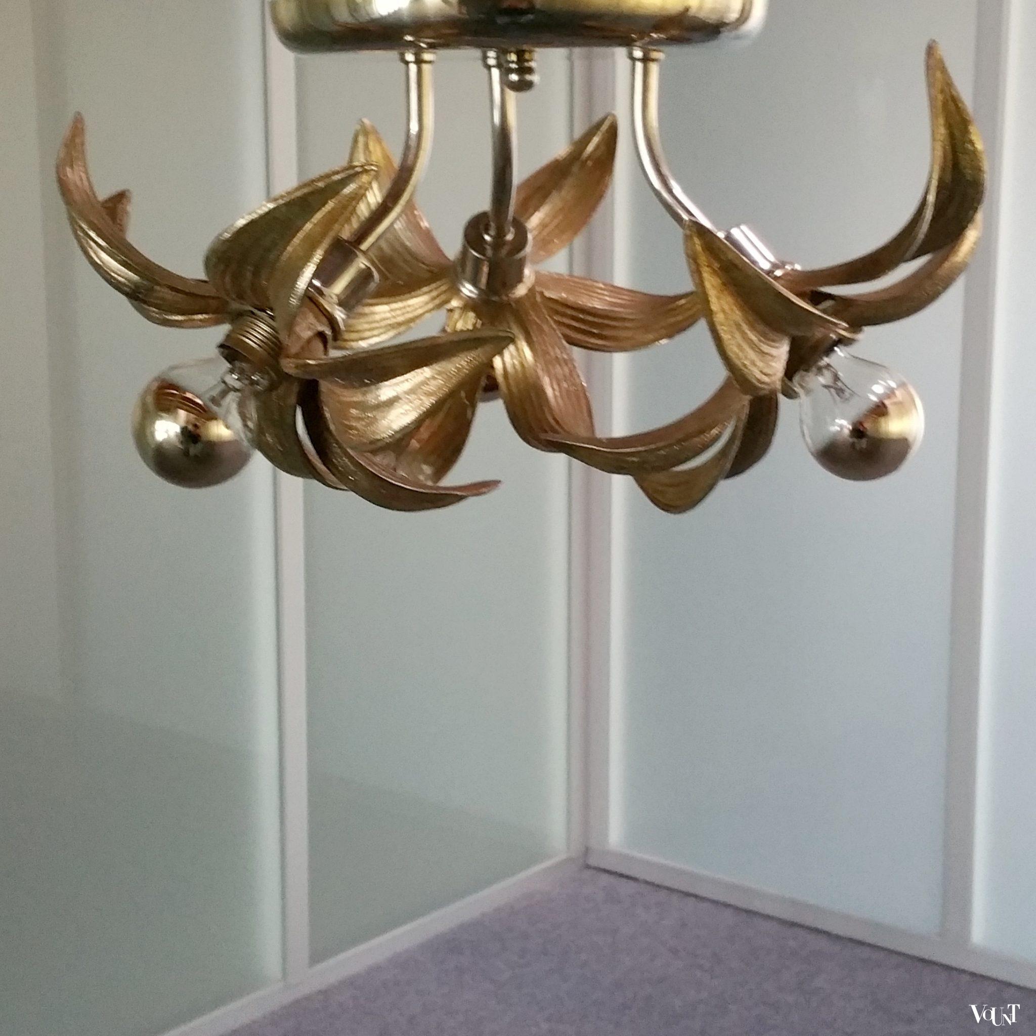 Messing plafondlamp 3 bloemen, Massive Luminaires, jaren '70