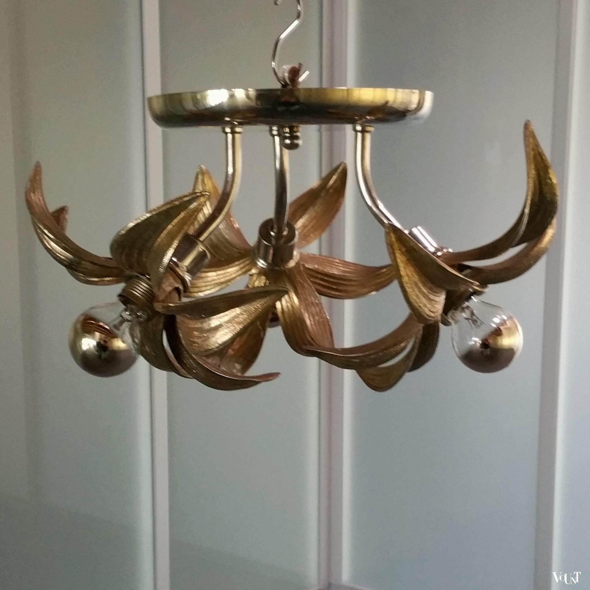 Messing plafondlamp 3 bloemen, Massive Luminaires, jaren '70