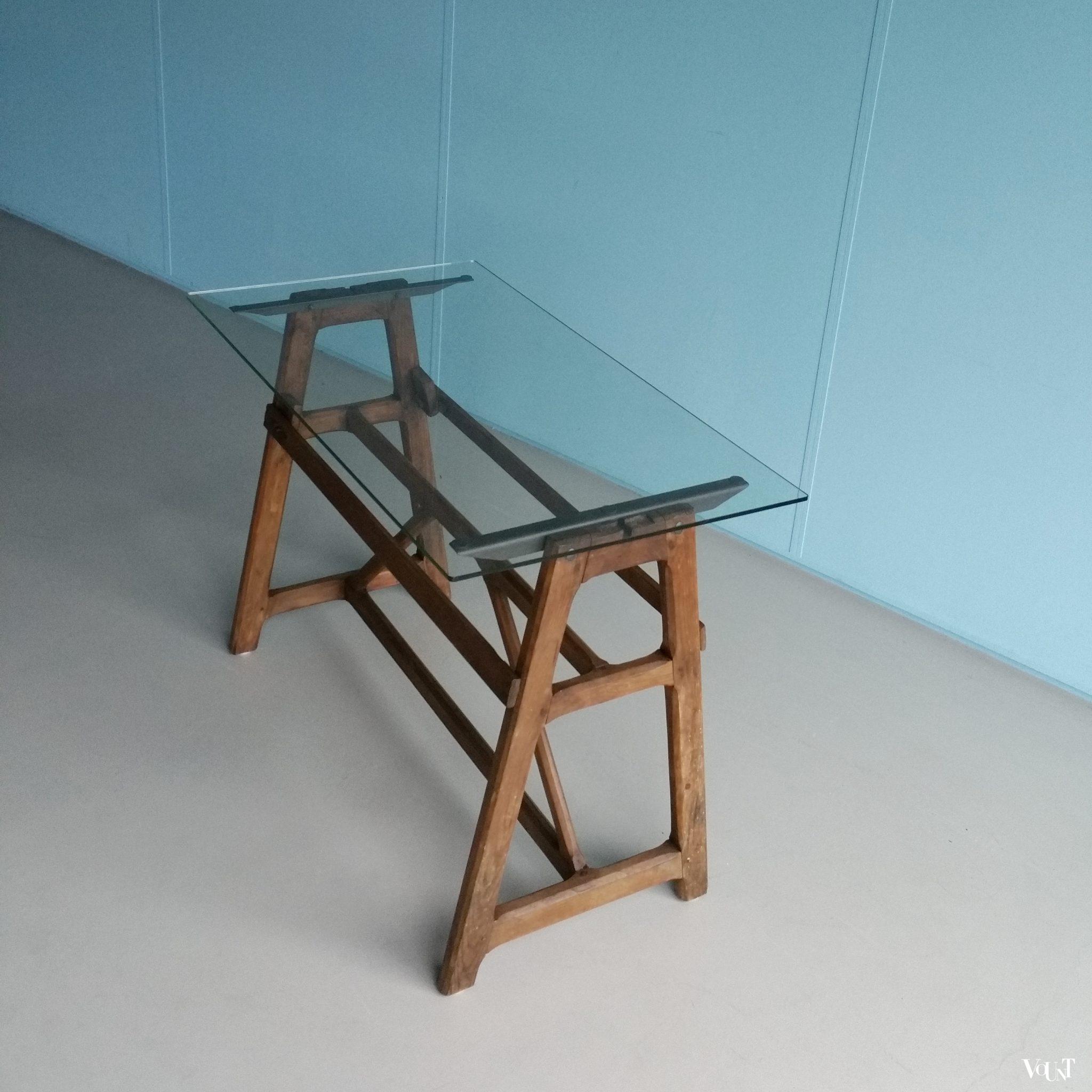 Sidetable antieke houten bok met glasplaat