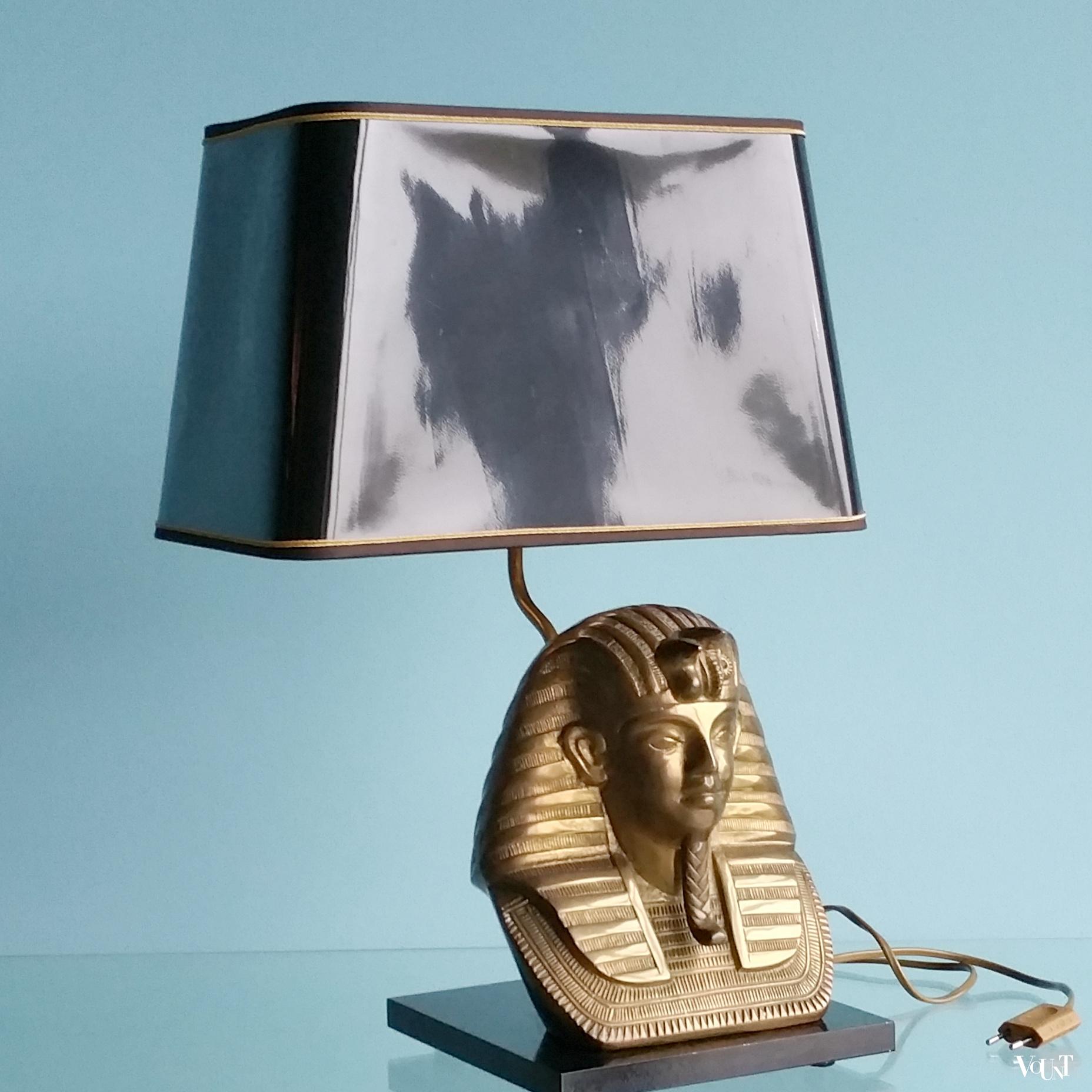 Farao tafellamp met zwarte lakkap, jaren '70