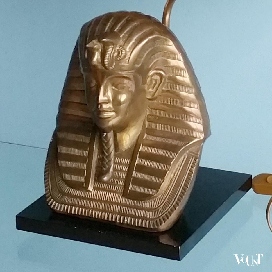 Farao tafellamp met zwarte lakkap, jaren '70