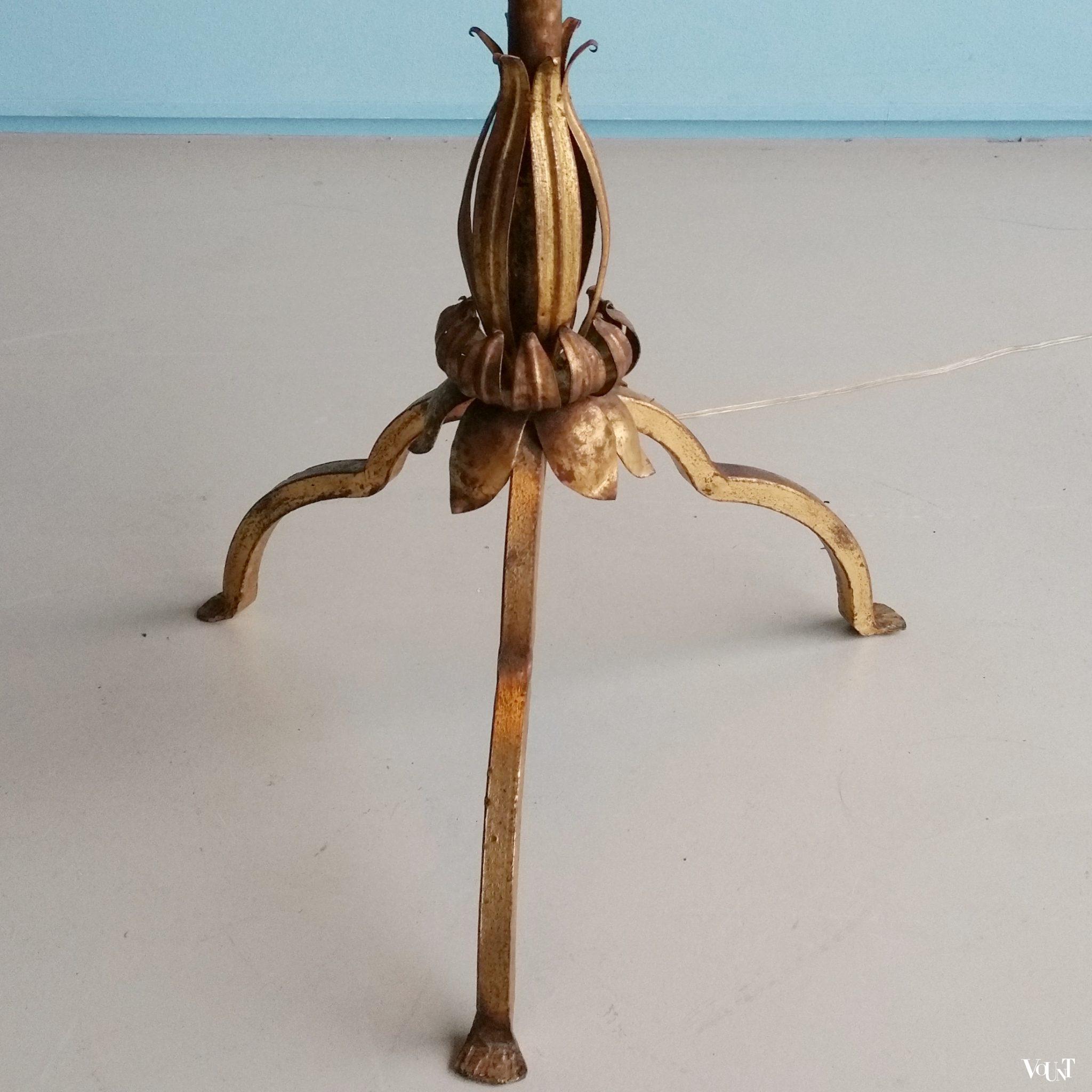 Vuurvergulde staande lamp met “kaarsen”, jaren ‘50/’60