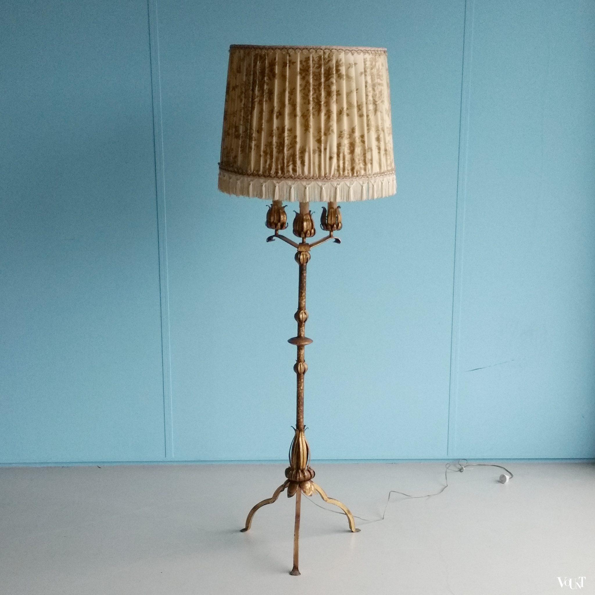 Vuurvergulde staande lamp met “kaarsen”, jaren ‘50/’60
