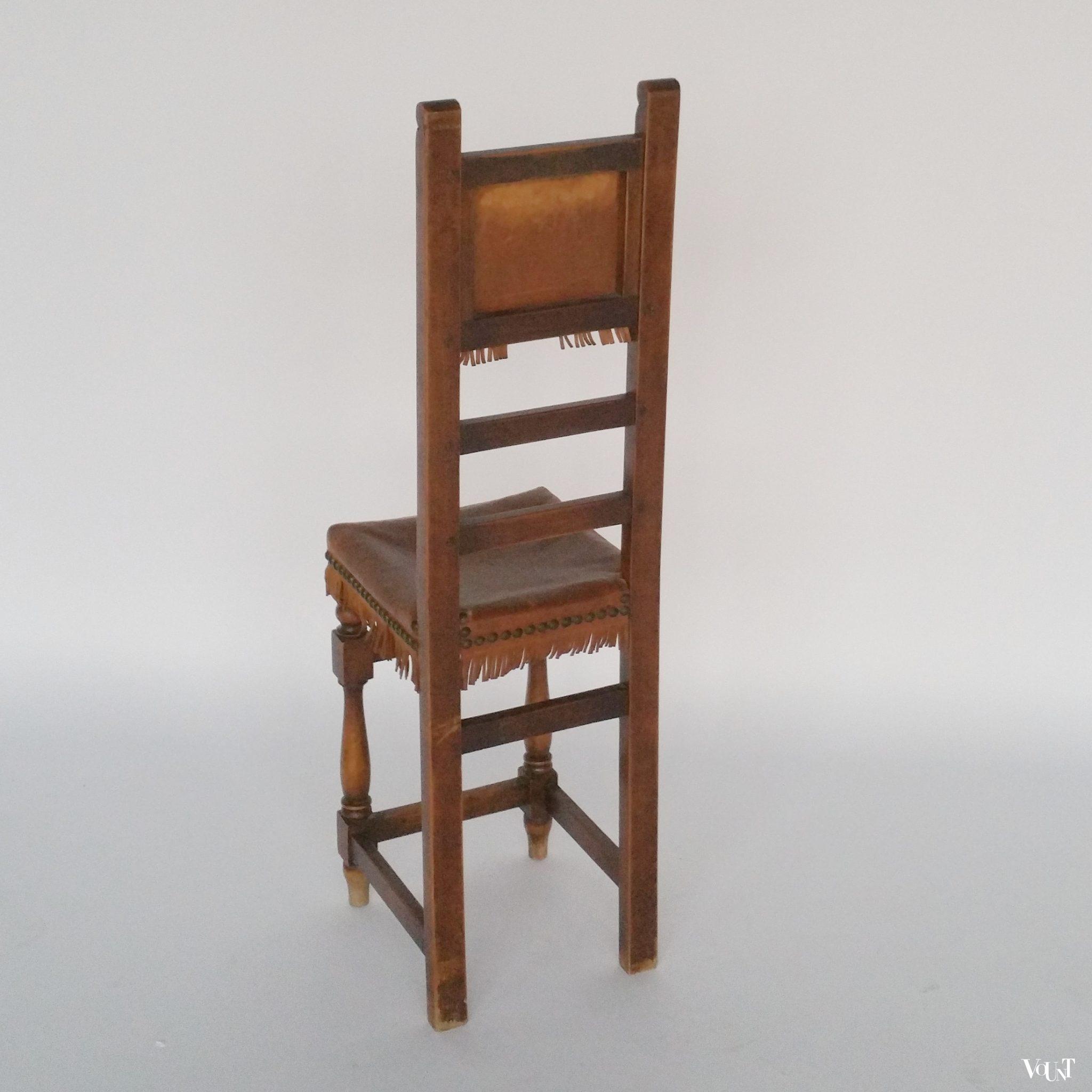 Vintage smal stoeltje "Silla Telefono" met leren bekleding, Valenti