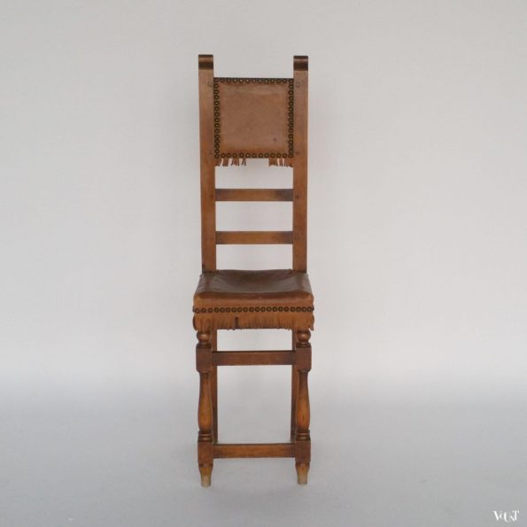 Vintage smal stoeltje "Silla Telefono" met leren bekleding, Valenti