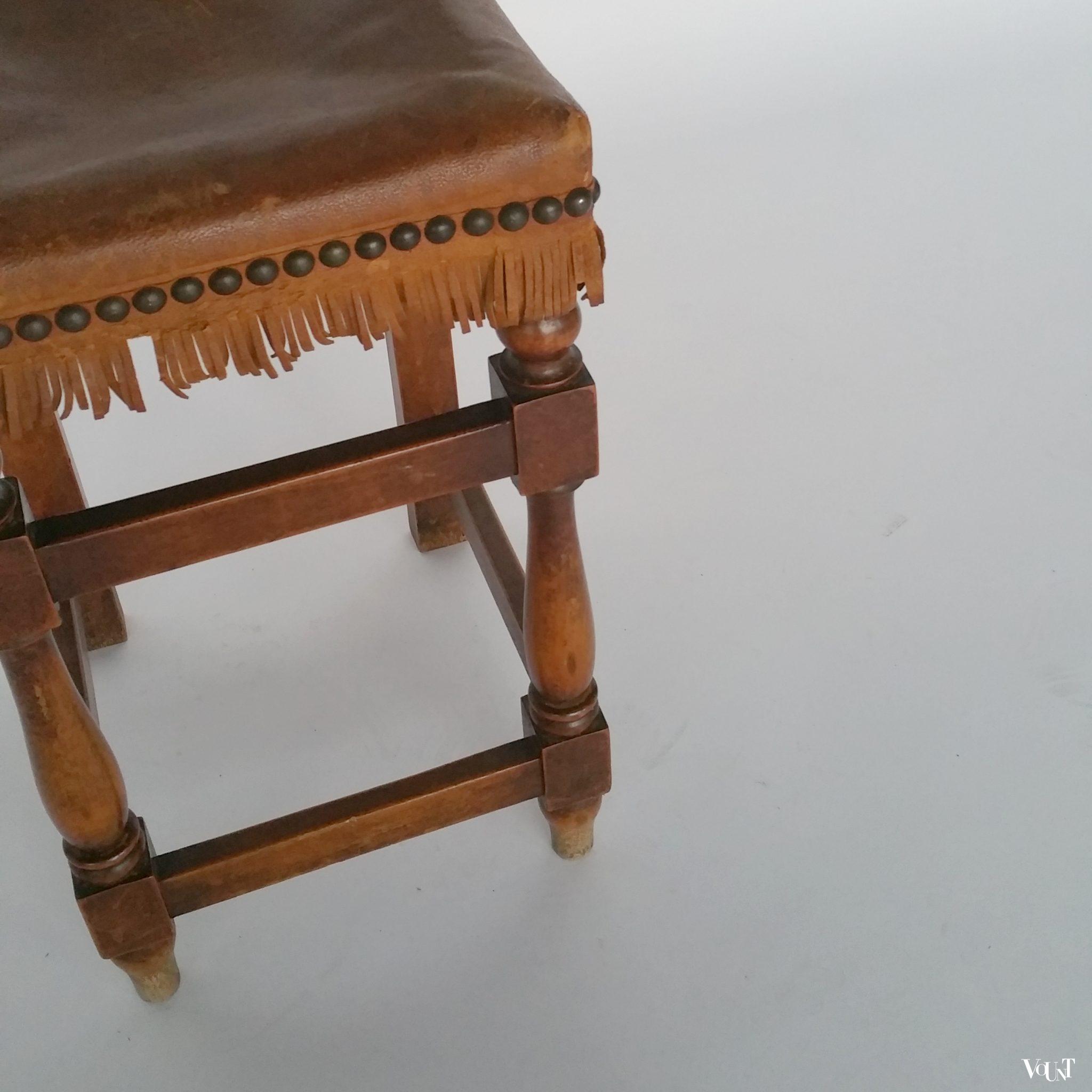 Vintage smal stoeltje "Silla Telefono" met leren bekleding, Valenti