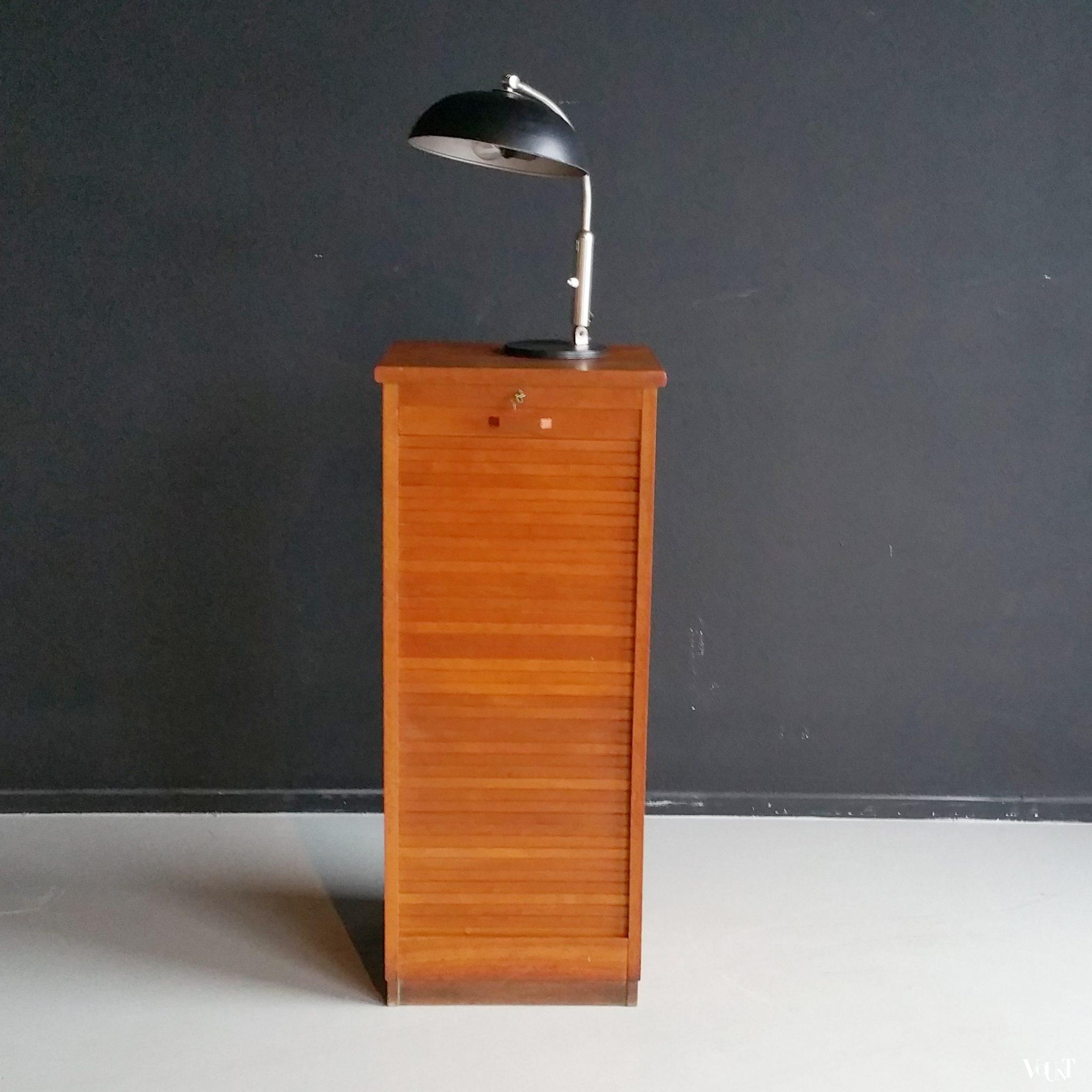 Eikenhouten roffeldeurkast met lades, jaren '50