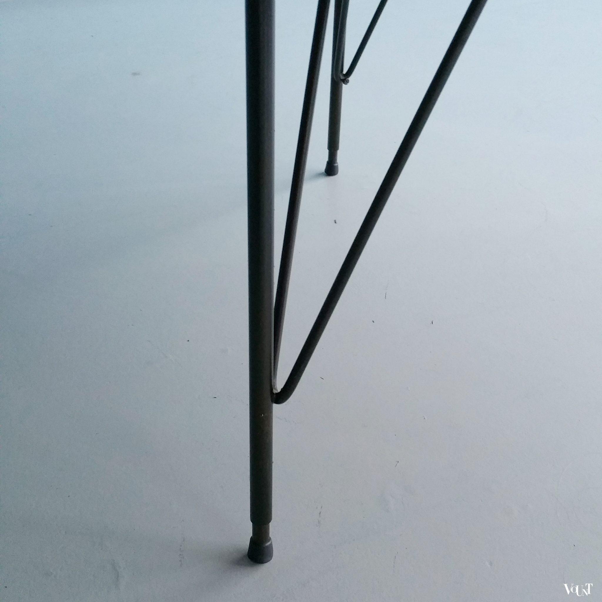 Verstelbare salon-/eettafel met zwart linoleum tafelblad, Rudolf Wolf voor Elsrijk, 1957