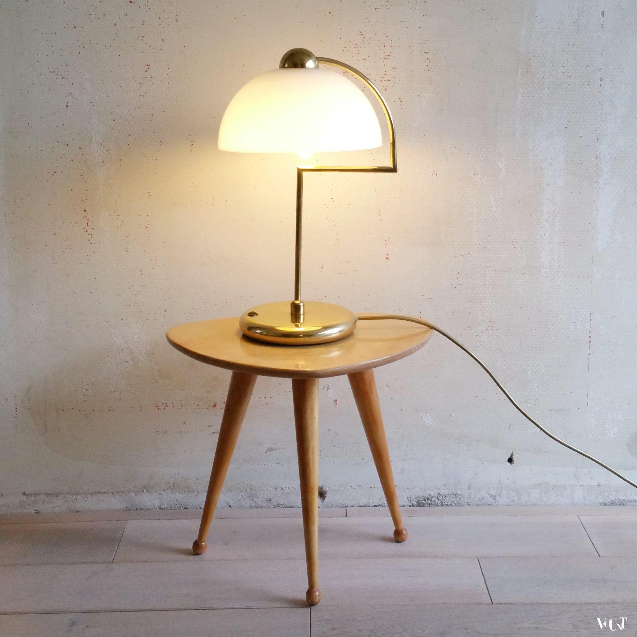 Messing tafellamp met opaline kap, jaren '70/'80