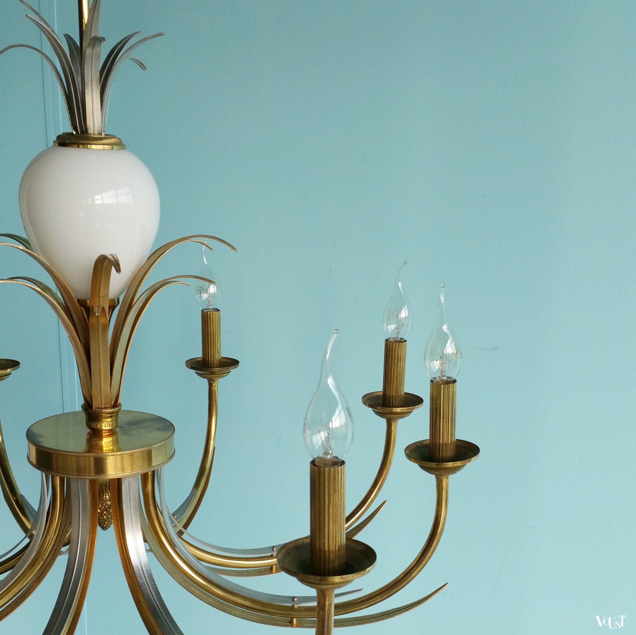 Hanglamp met struisvogelei en ananasbladeren, Maison Charles, jaren ‘70