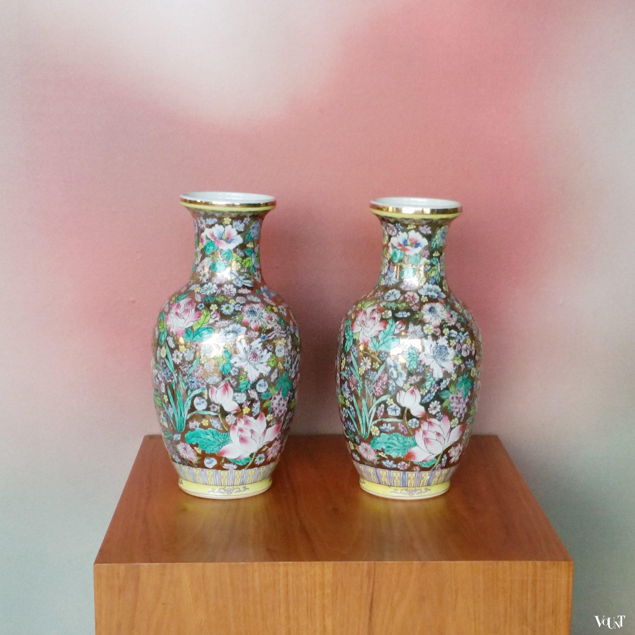 Set van 2 jaren '80 Chinese mille fleurs / thousand flowers vazen