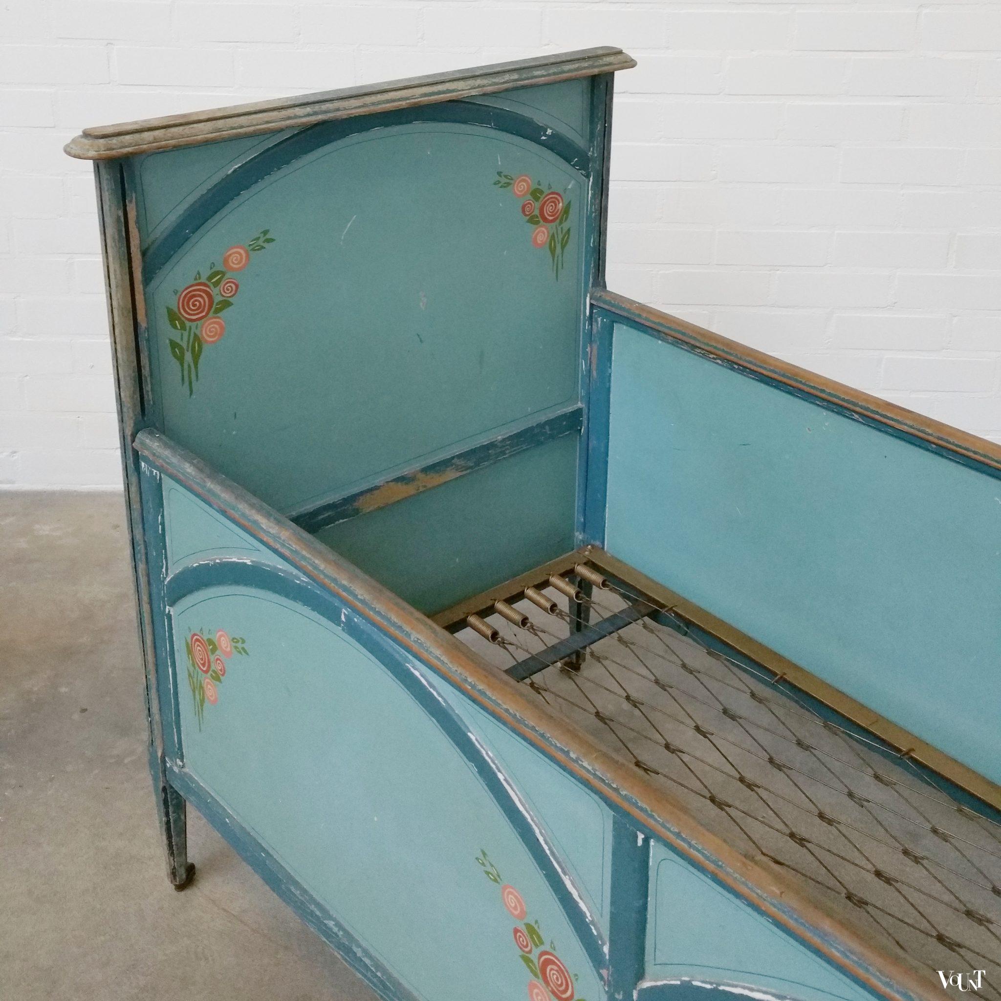 Houten kinderbed jaren '20/'30