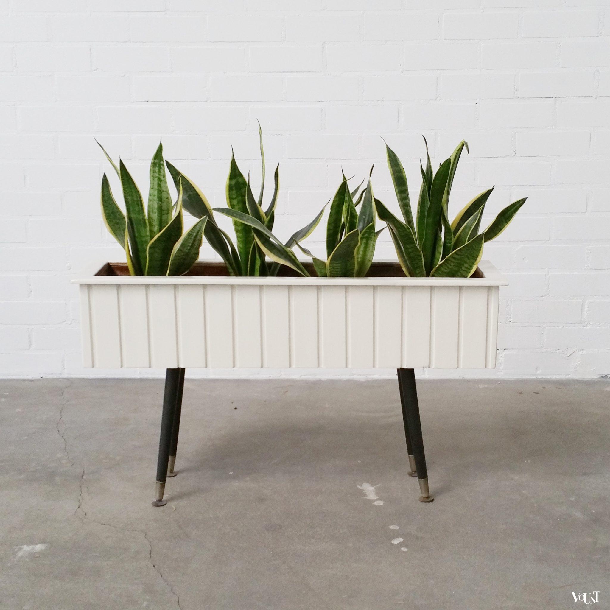 Jaren '50 houten plantenbak op pootjes
