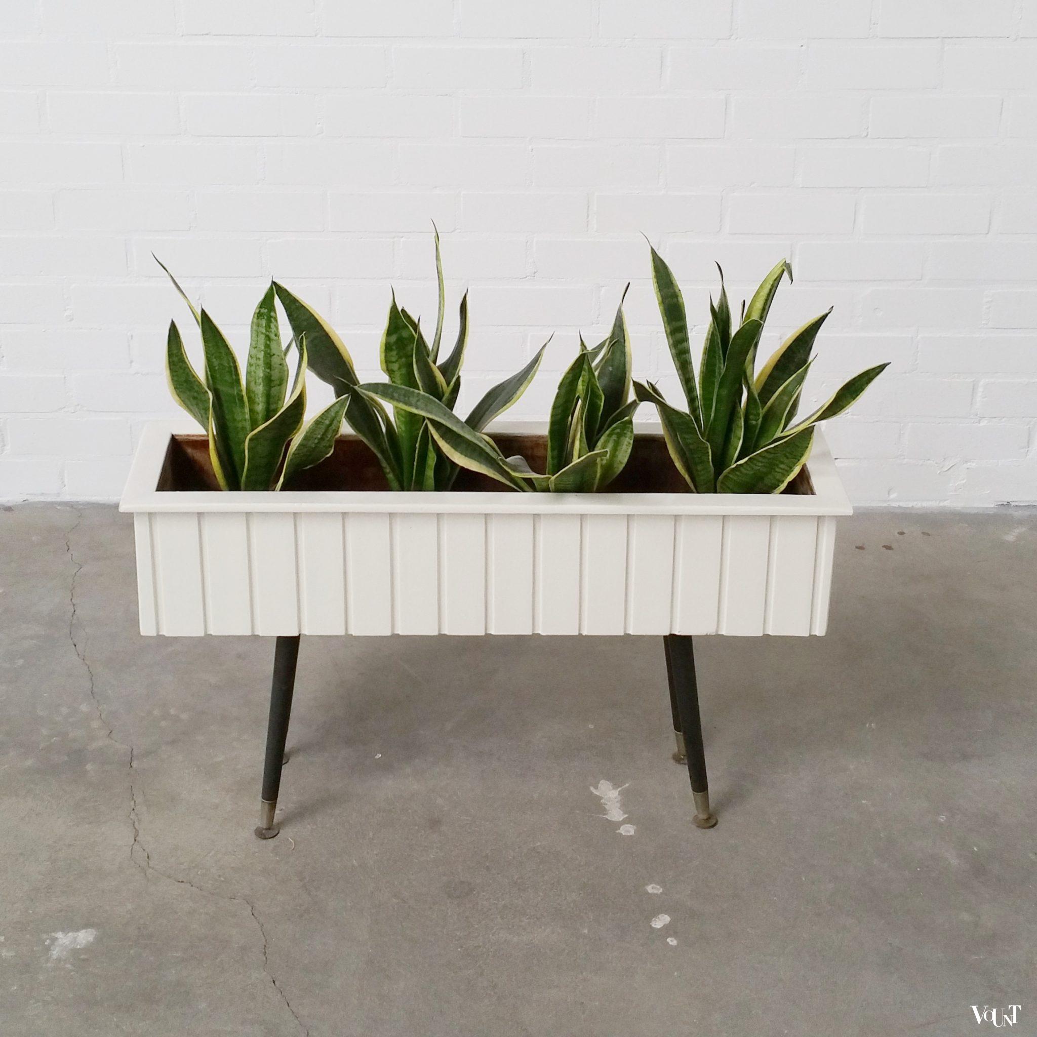 Jaren '50 houten plantenbak op pootjes