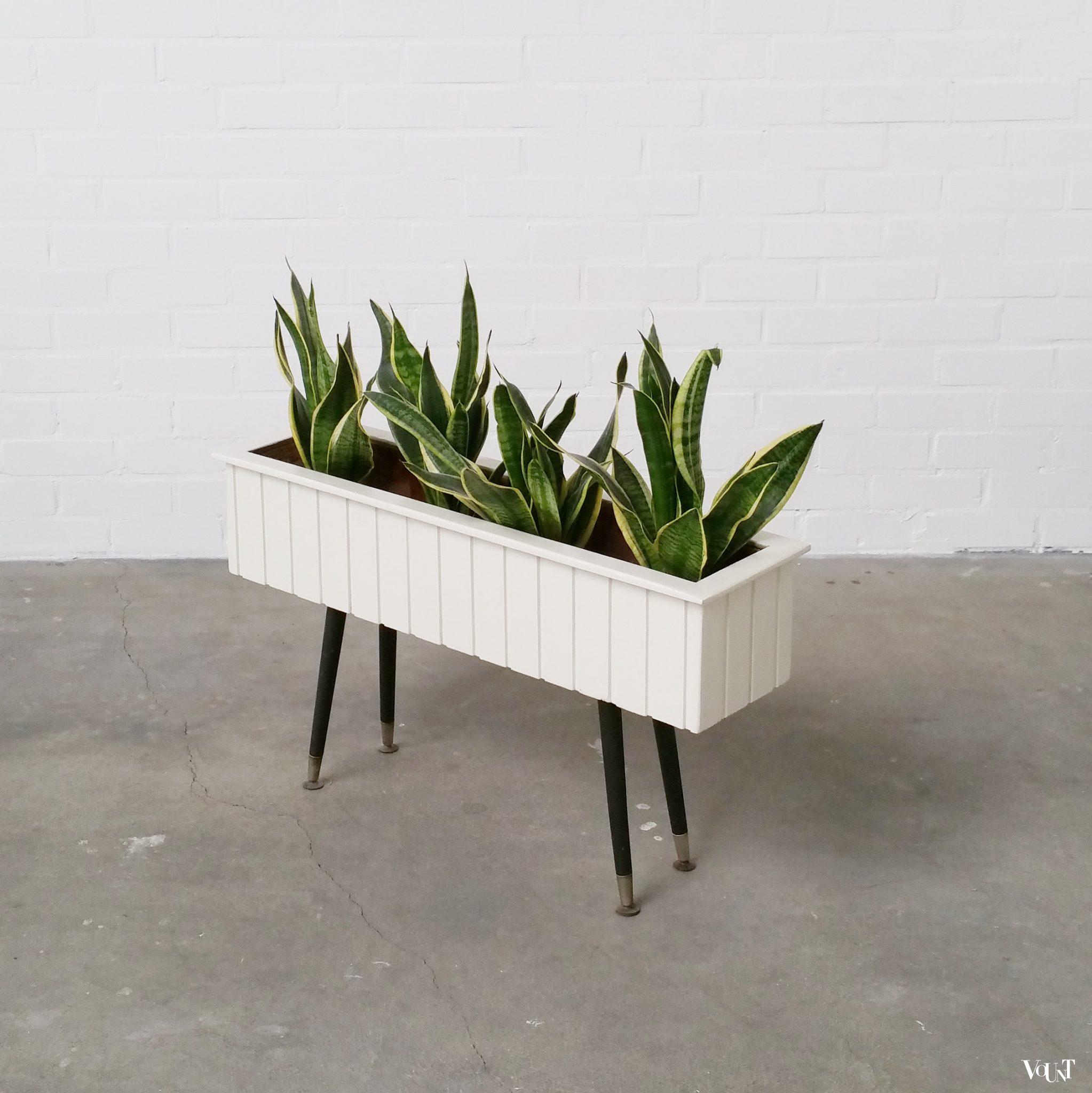 Jaren '50 houten plantenbak op pootjes