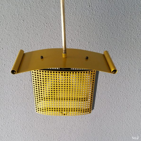 Jaren '50 geel-zwart metalen hallampje