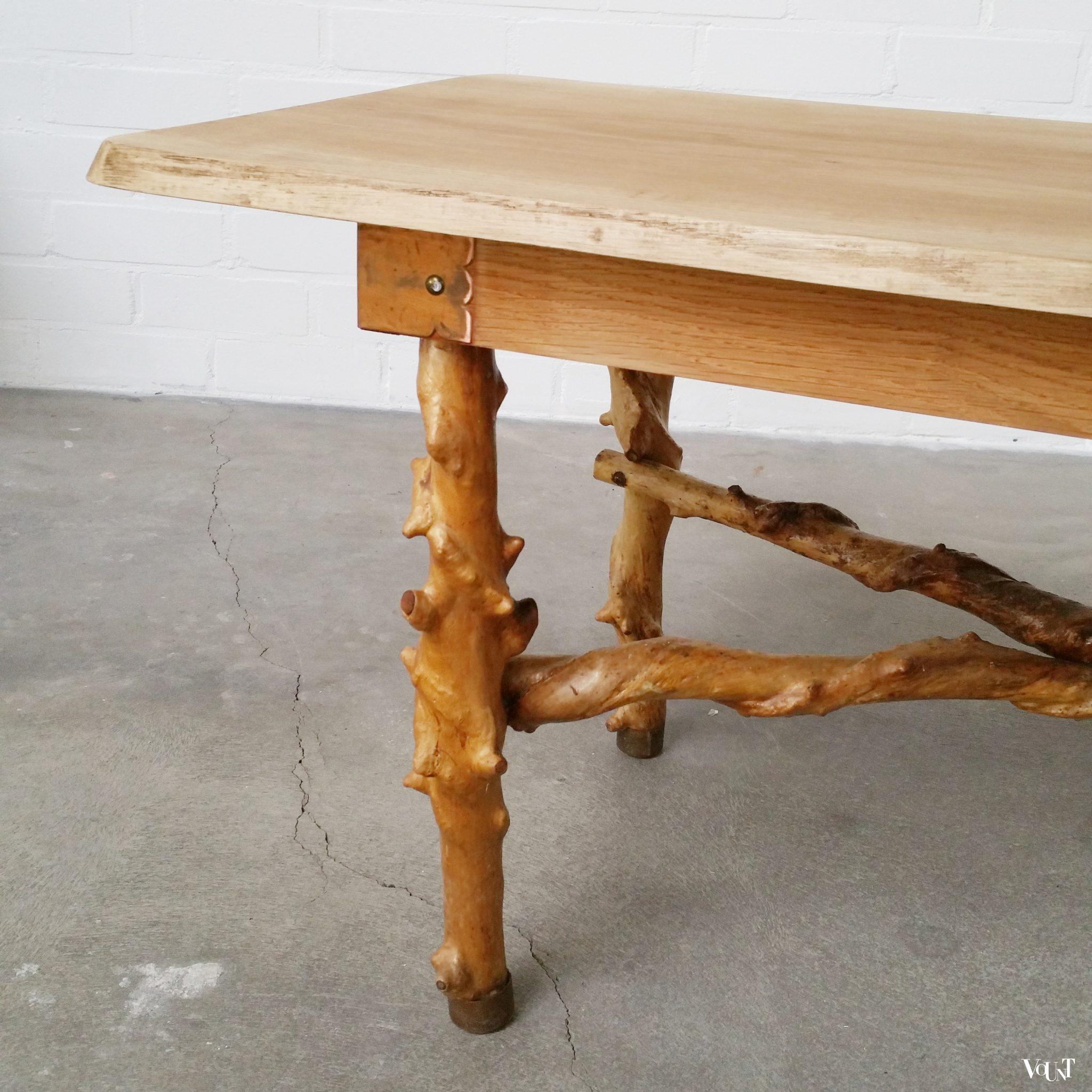 Organische salontafel met eikenhouten blad