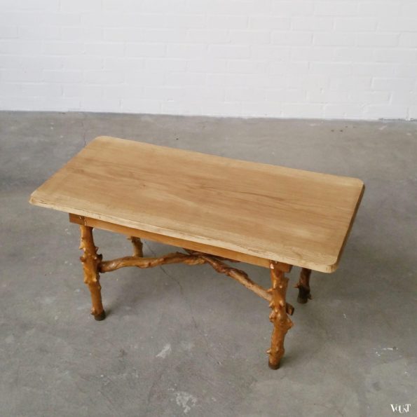 Organische salontafel met eikenhouten blad