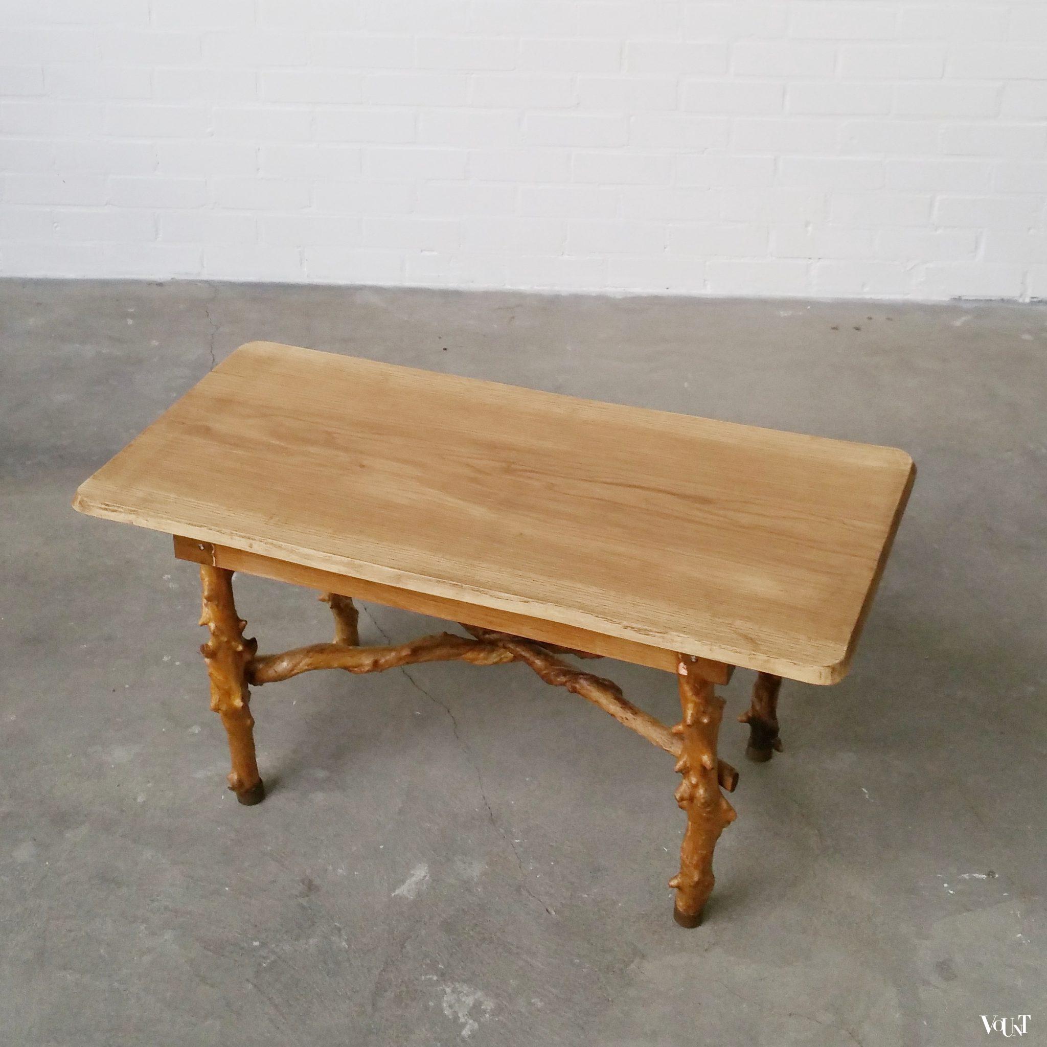 Organische salontafel met eikenhouten blad