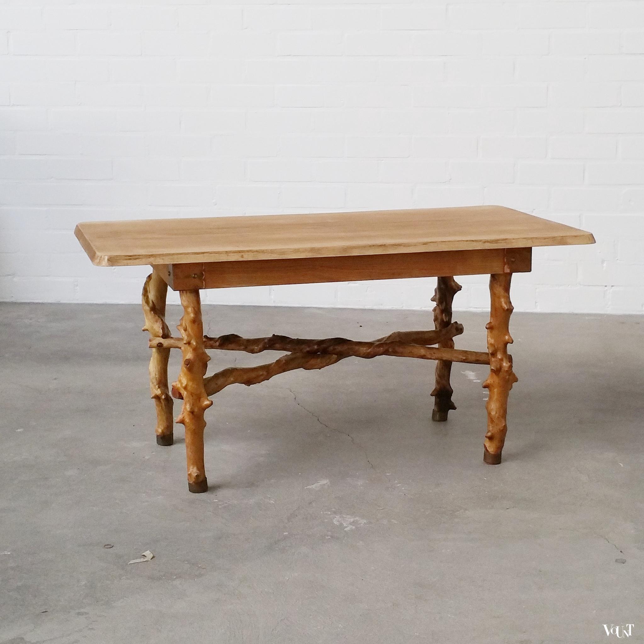 Organische salontafel met eikenhouten blad