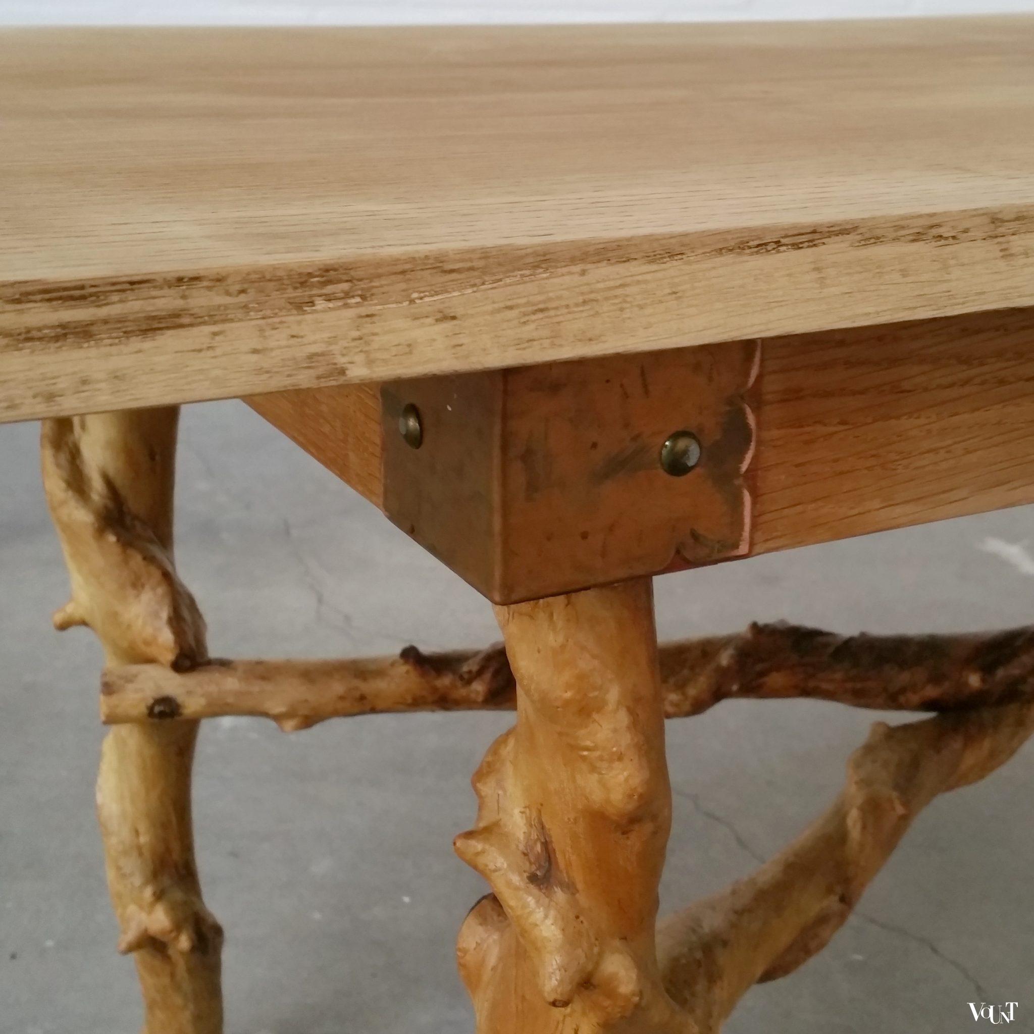 Organische salontafel met eikenhouten blad